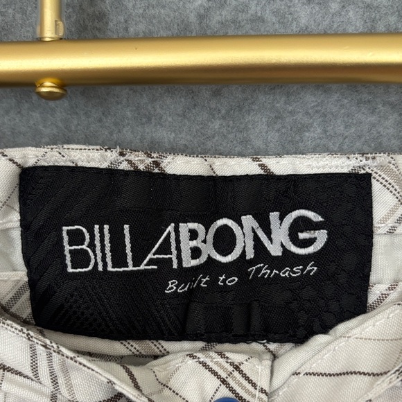 Billabong Men's Plaid Shorts - Cream and Brown Pants - Picture 7 of 7